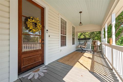 318 S Walnut Street Weatherford TX 76086