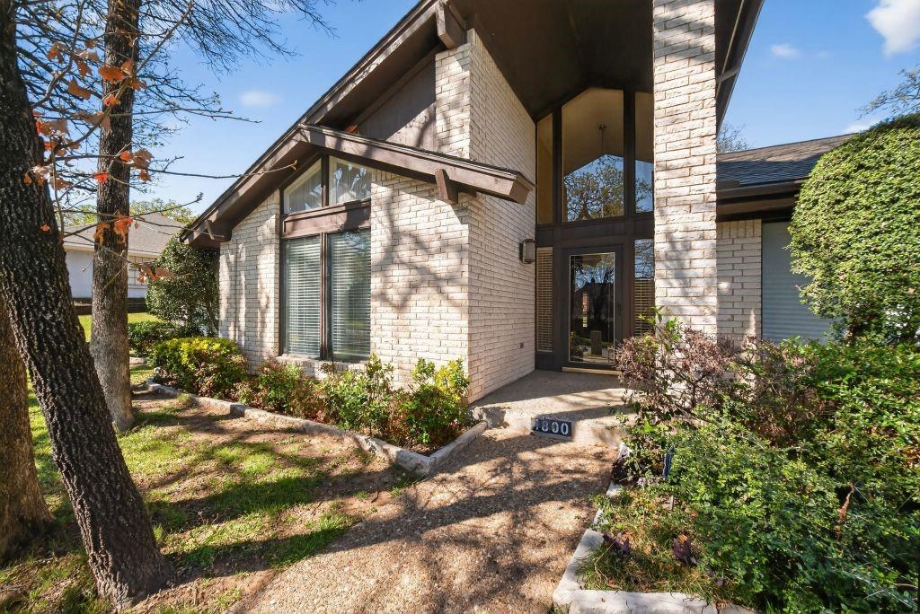 1800 High Vista Court