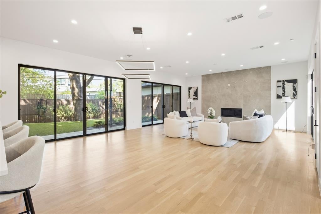 3871 Clover Lane