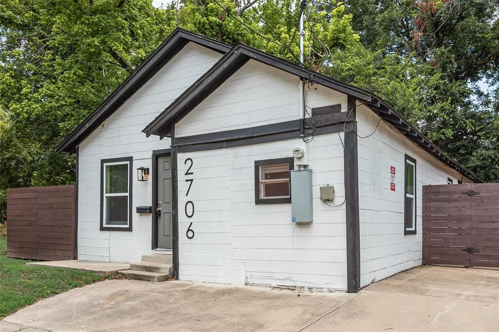 2706 Hector Street