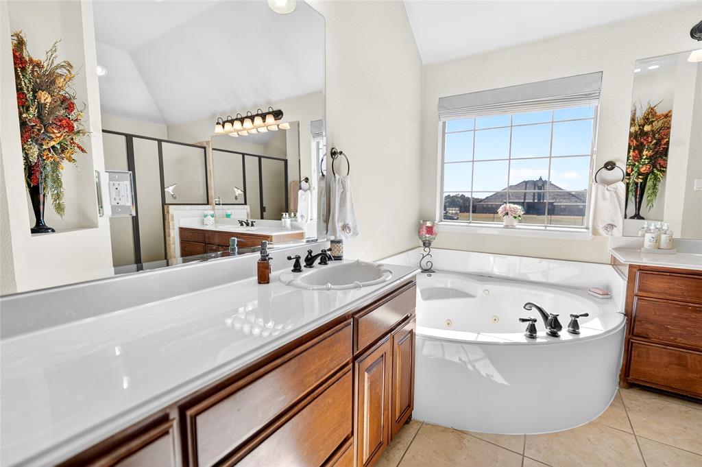 Weatherford, Texas 76087, United States, 4 Bedrooms Bedrooms, ,3 BathroomsBathrooms,Residential,Active,251387