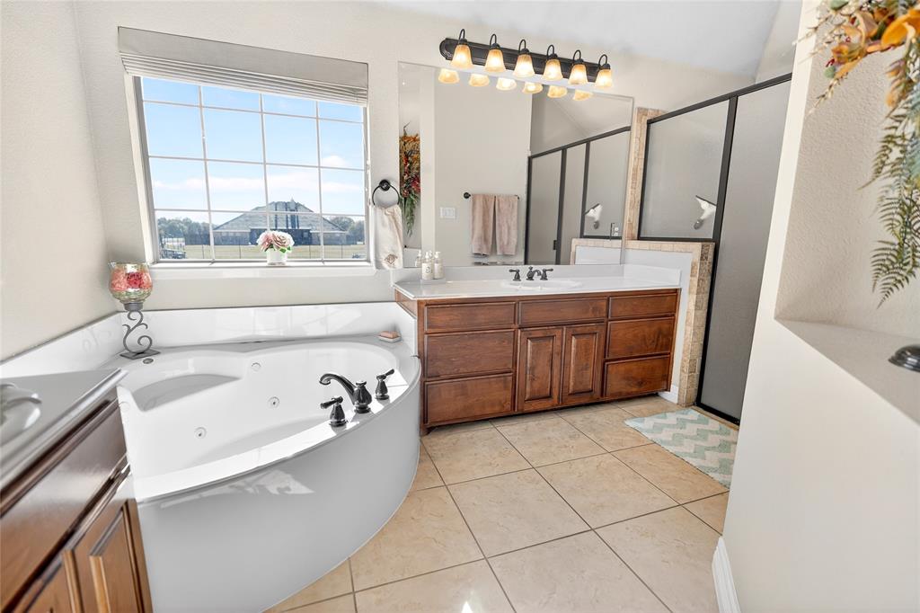 Weatherford, Texas 76087, United States, 4 Bedrooms Bedrooms, ,3 BathroomsBathrooms,Residential,Active,251387