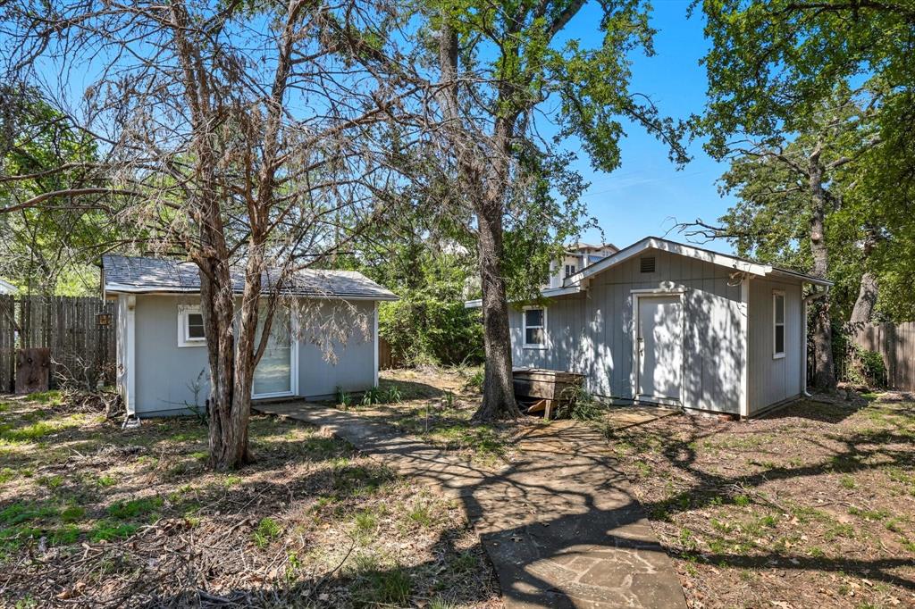 Js Dickson - Residential Lease