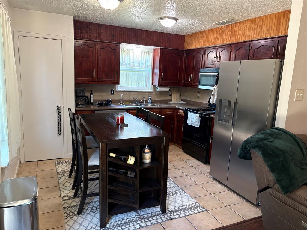 1518 Creekwood Lane