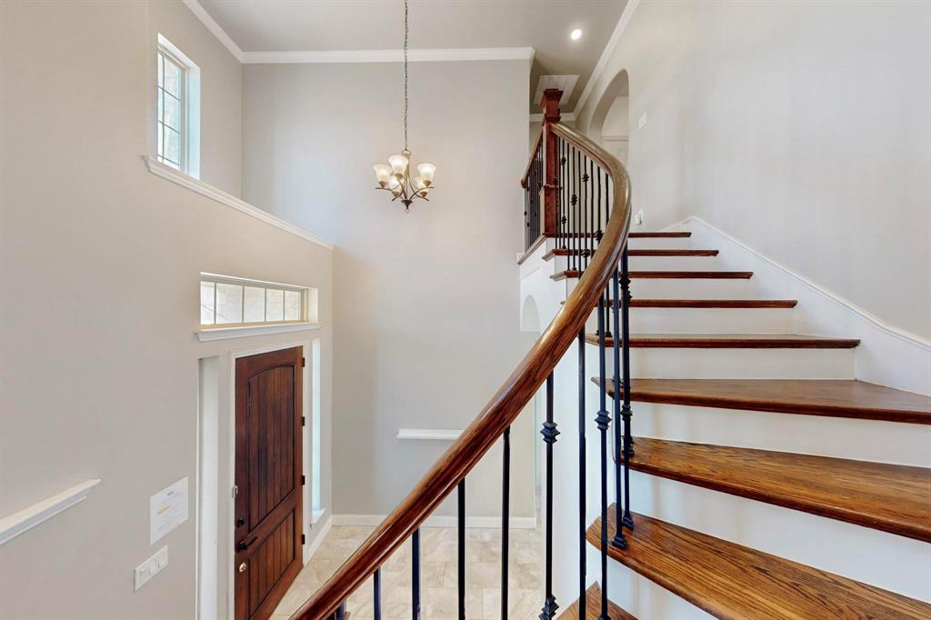 792 Huntingdon Street