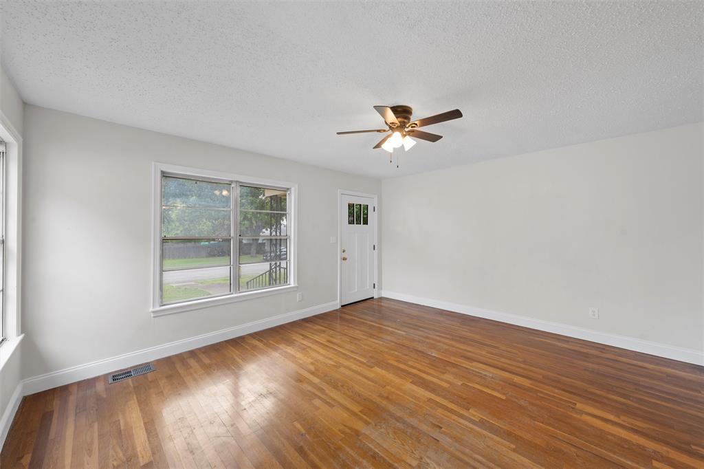 807 S Avenue I