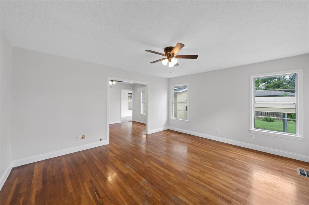 807 S Avenue I