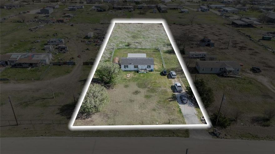 Discover the potential of this spacious double-wide mobile home situated on a generous 1.40-acre lot in the heart of Alvarado, Texas! This property offers the perfect blend of country living with easy access to city conveniences. The home features a functional layout with 3 bedrooms and 2 bathrooms, providing plenty of space for comfortable living.
While the home does need a little TLC, it’s the perfect opportunity to make it your own and add personal touches. The expansive lot offers endless possibilities — whether you’re dreaming of a garden, additional storage, or simply extra space to enjoy the outdoors.
With no HOA, you have the freedom to customize and use the property as you see fit. Conveniently located near major highways, Don’t miss your chance to create your ideal country retreat — schedule a showing today!