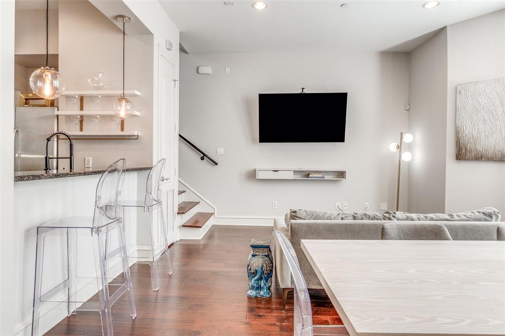 2100 N Fitzhugh Avenue O