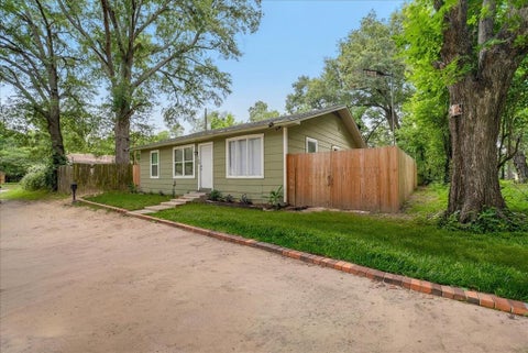 Photo of 103 Lamar Alley, Sulphur Springs, TX 75482 (MLS # 21299470)