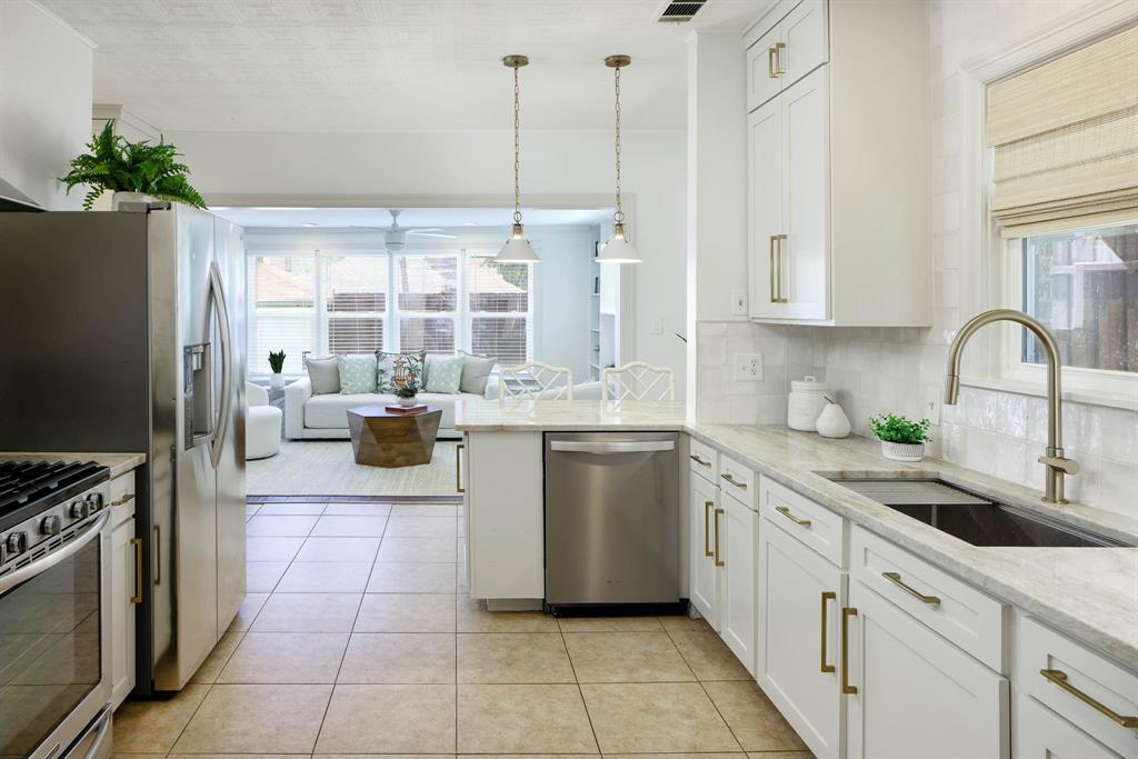 6108 Palo Pinto Avenue