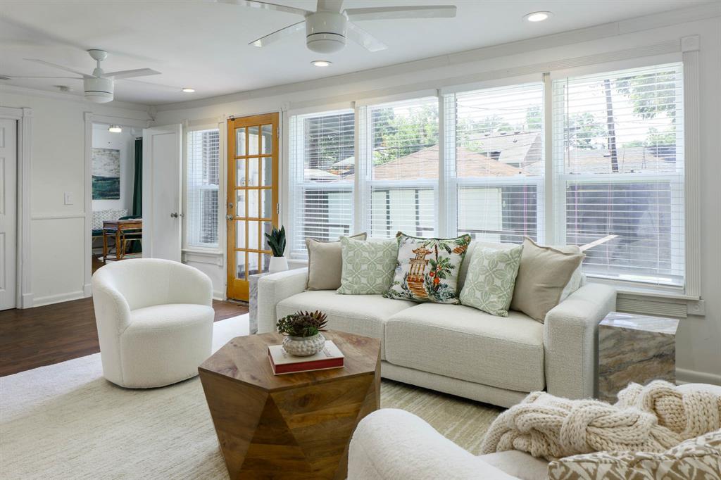 6108 Palo Pinto Avenue