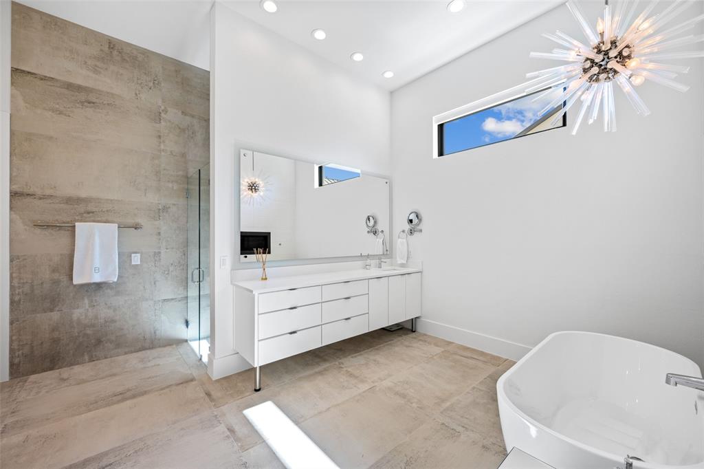 Royal Crest - Residential