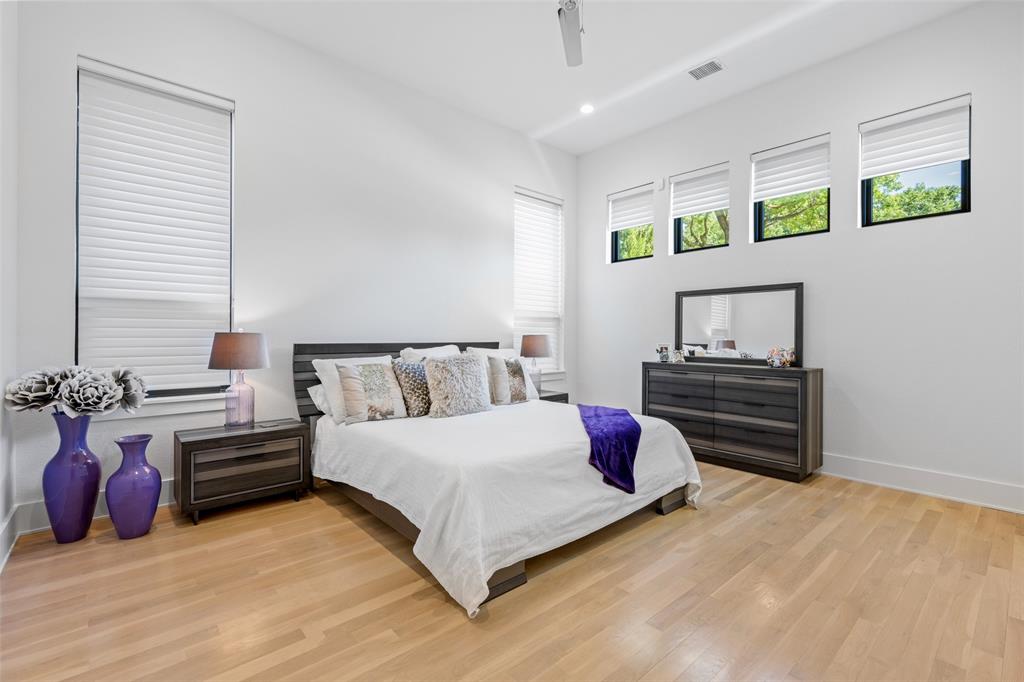 Royal Crest - Residential