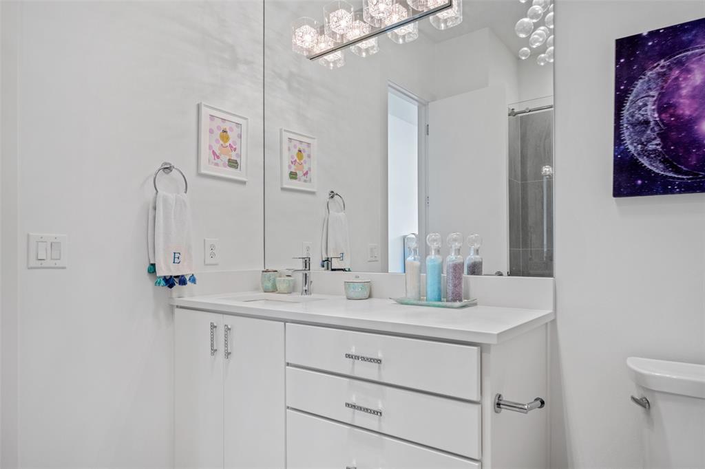 Royal Crest - Residential