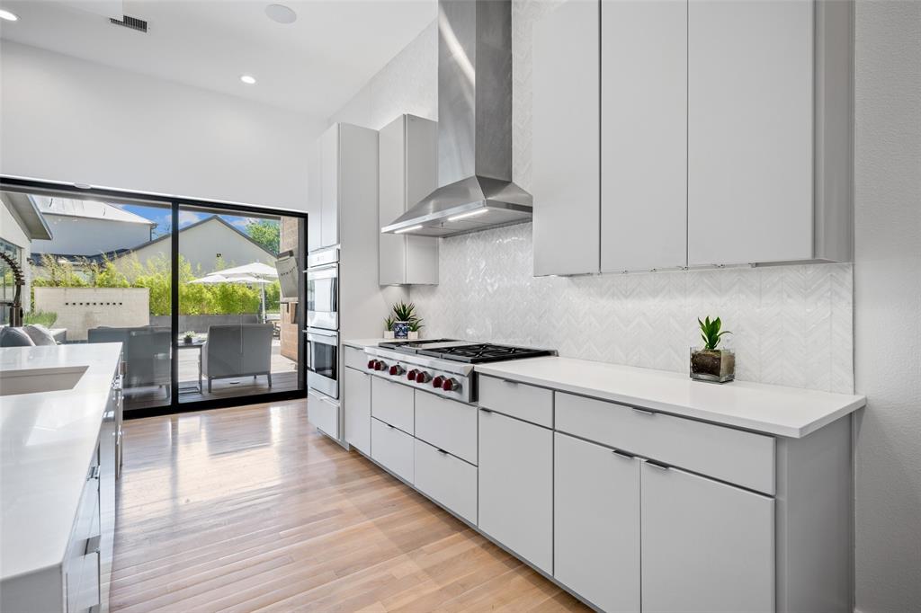 Royal Crest - Residential