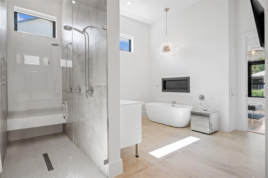 Royal Crest - Residential