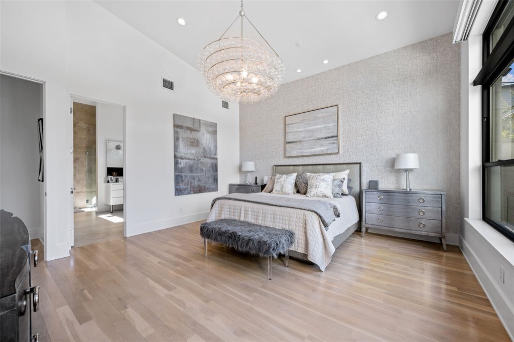 Royal Crest - Residential