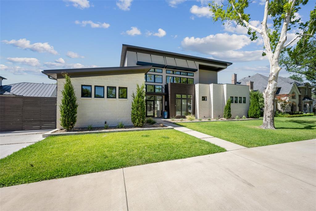 Royal Crest - Residential