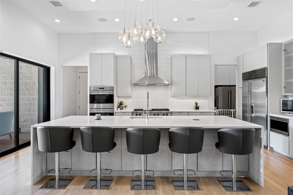 Royal Crest - Residential