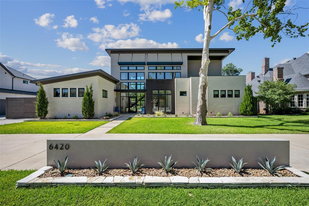 Royal Crest - Residential