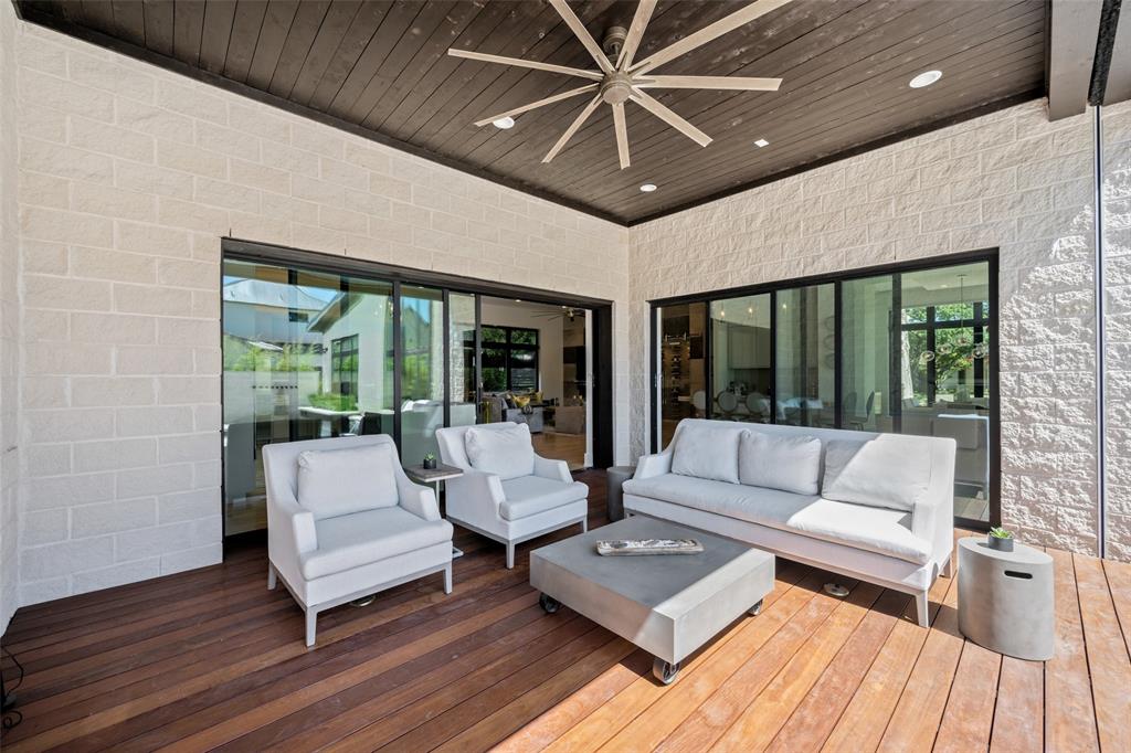 Royal Crest - Residential