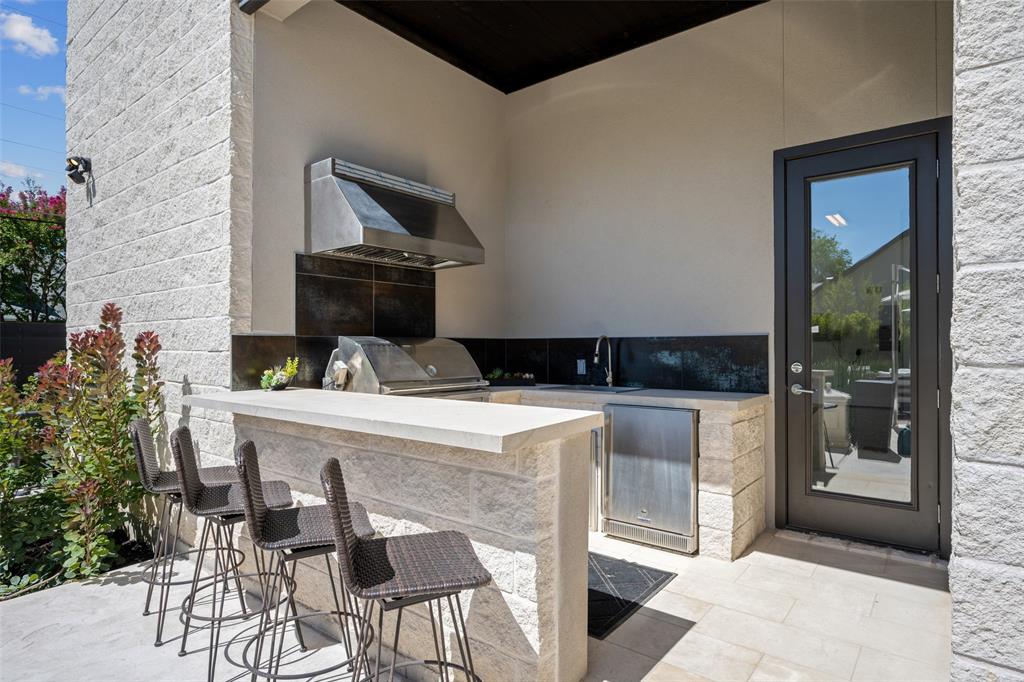 Royal Crest - Residential