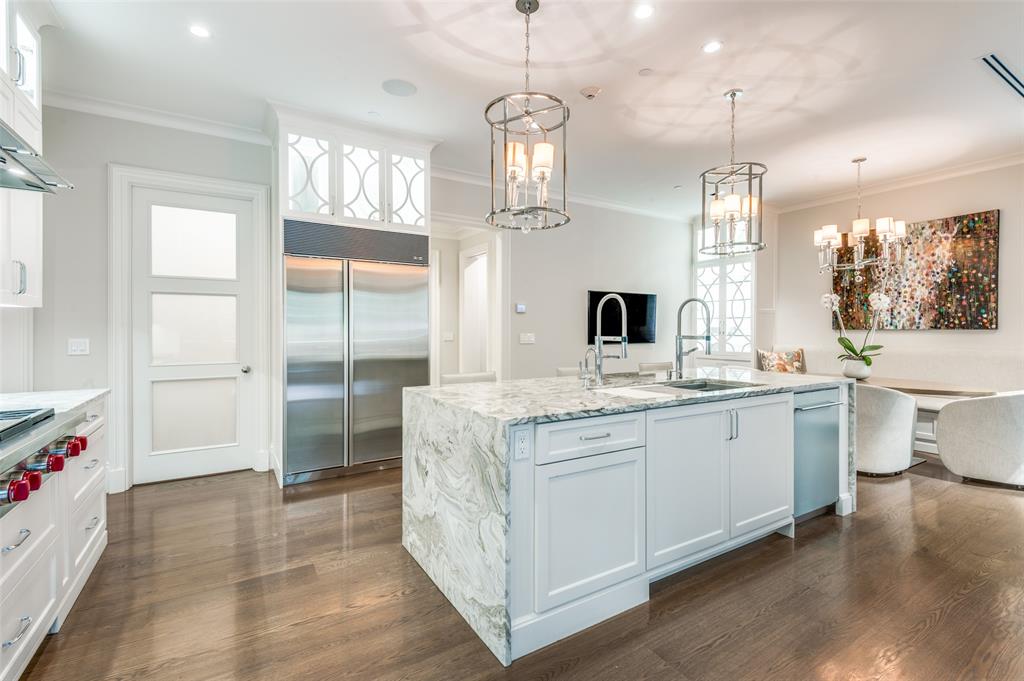 Mansion Residence - Residential