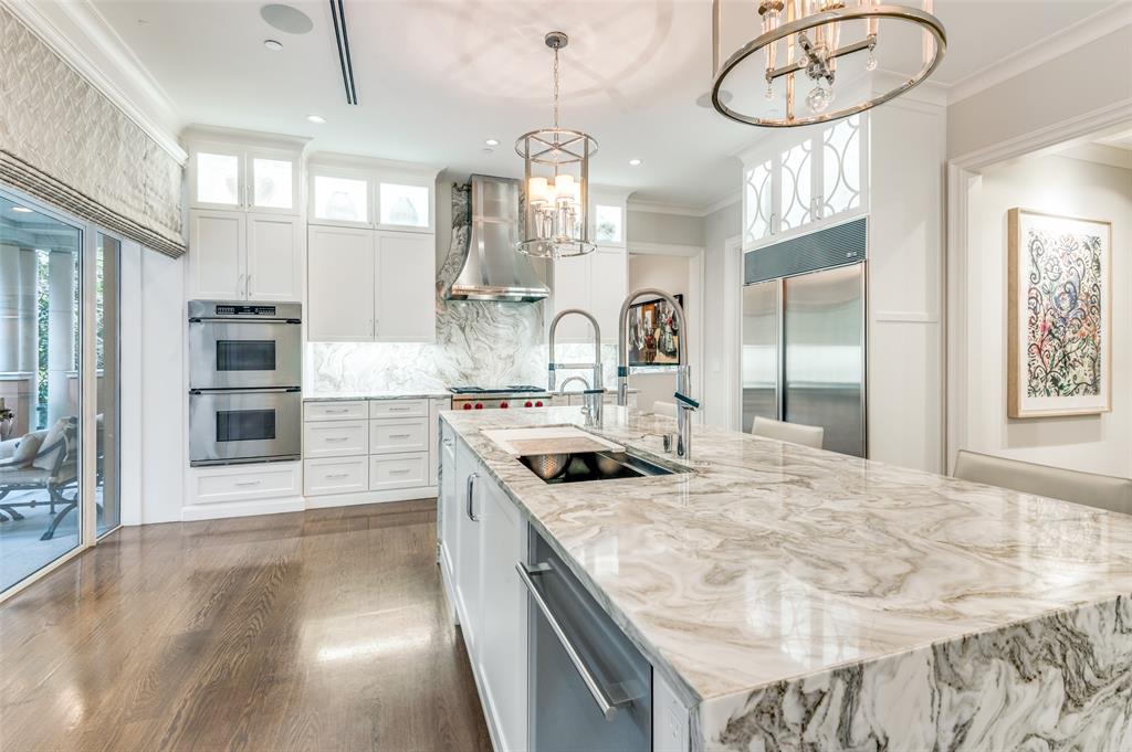 Mansion Residence - Residential