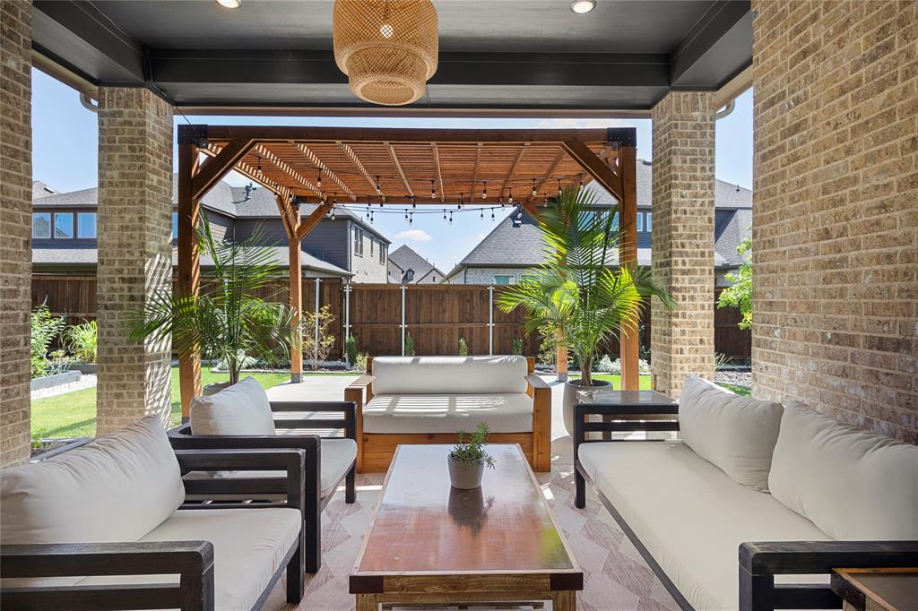 Northlake, Texas 76226, United States, 4 Bedrooms Bedrooms, ,4 BathroomsBathrooms,Residential,Pending,10957