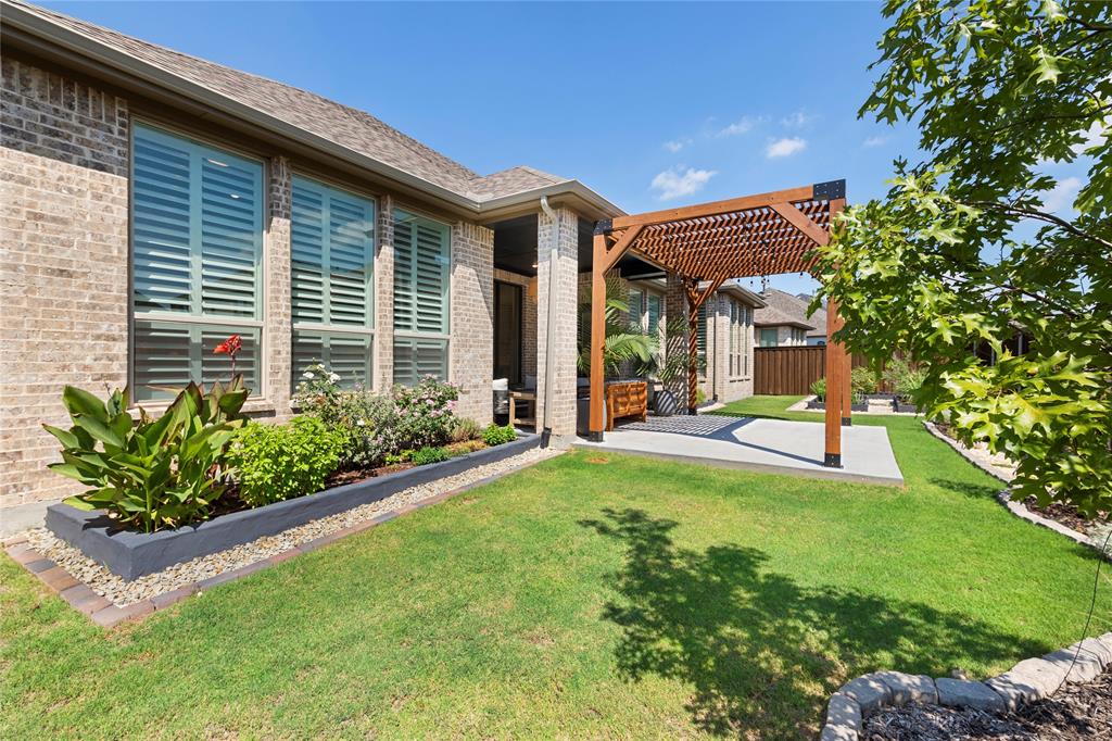 Northlake, Texas 76226, United States, 4 Bedrooms Bedrooms, ,4 BathroomsBathrooms,Residential,Pending,10957