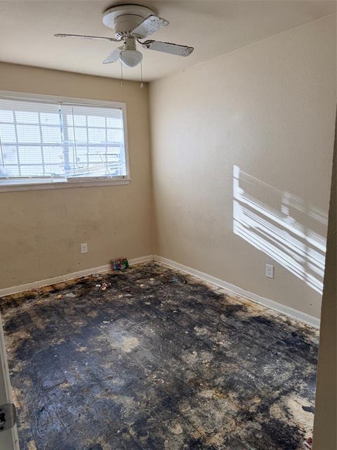 Tiny photo for 2055 Linear Street, Shreveport, LA 71107 (MLS # 21395149)