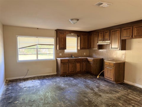 Tiny photo for 2055 Linear Street, Shreveport, LA 71107 (MLS # 21395149)
