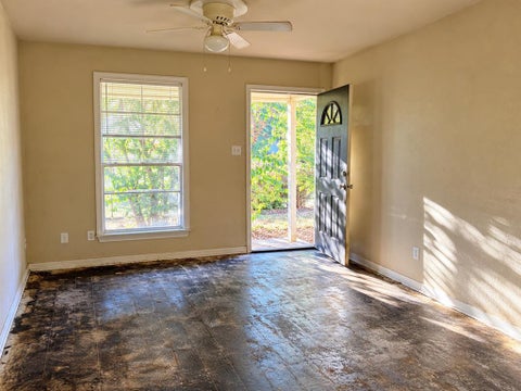 Tiny photo for 2055 Linear Street, Shreveport, LA 71107 (MLS # 21395149)
