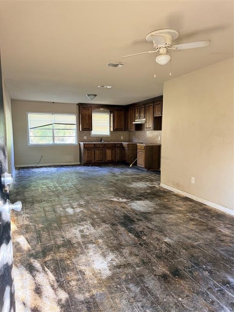 Tiny photo for 2055 Linear Street, Shreveport, LA 71107 (MLS # 21395149)
