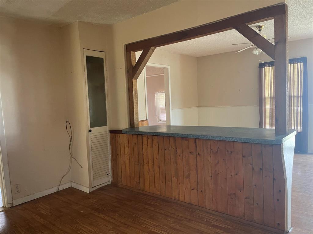 Orig Town Of Wolfe City - Residential