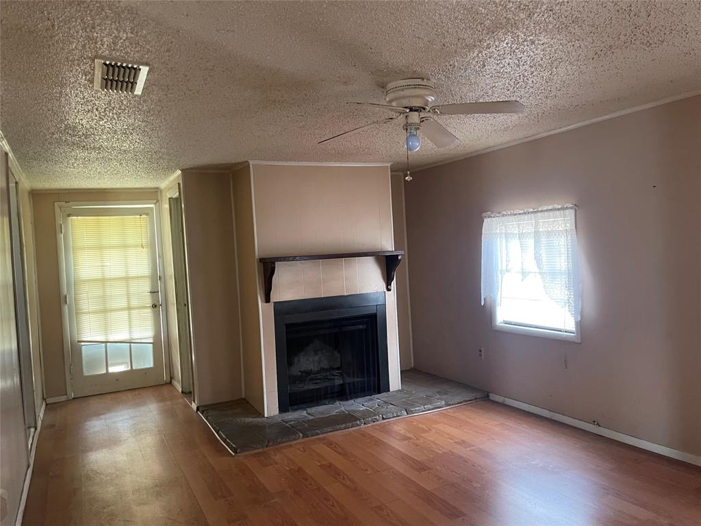 Orig Town Of Wolfe City - Residential