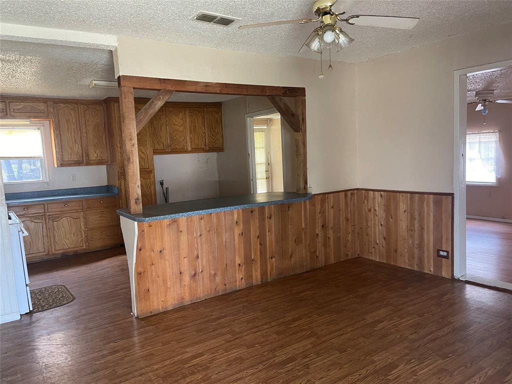 Orig Town Of Wolfe City - Residential