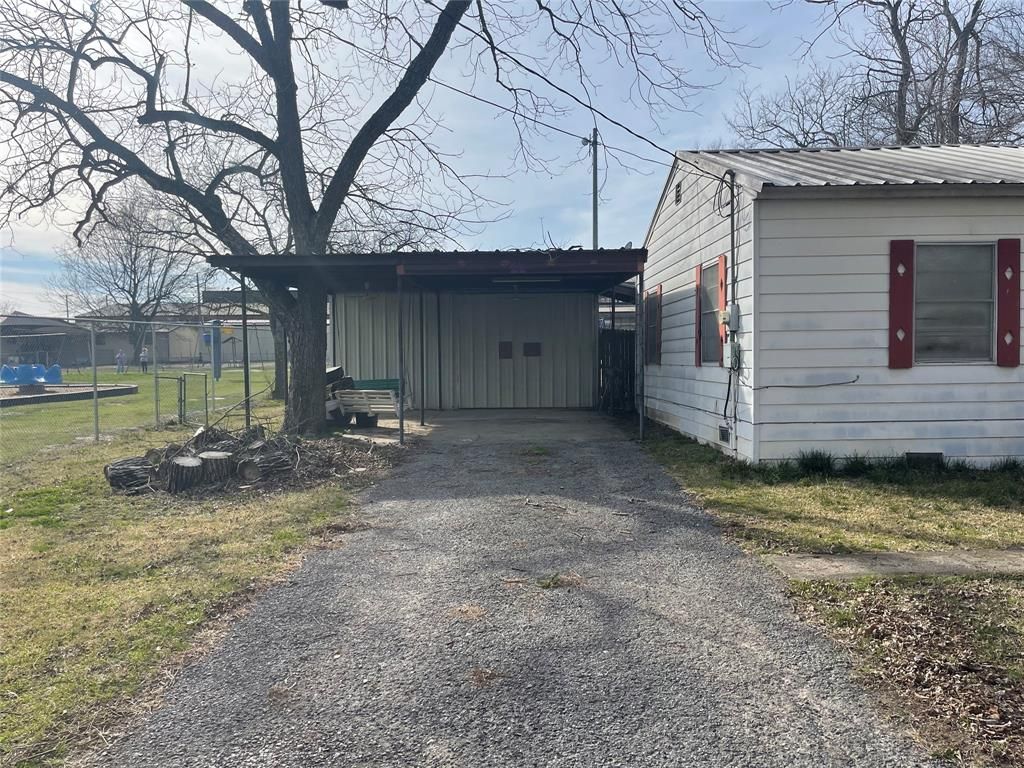 Photo of 406 S Austin Street, Wolfe City, TX 75496 (MLS # 21187293)