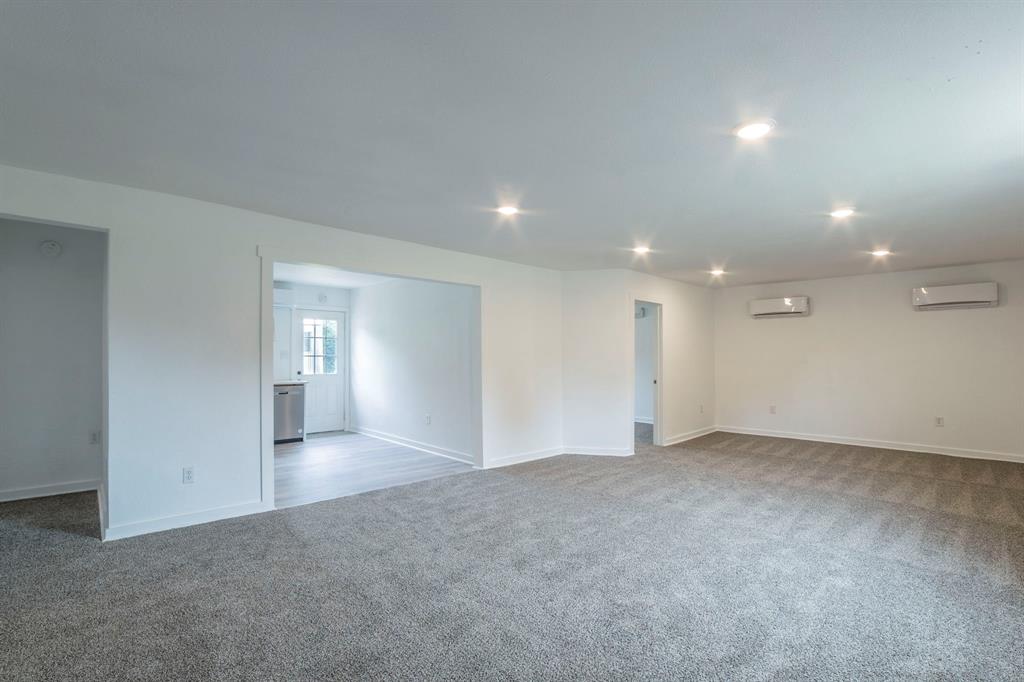 2612 S Oak Trail