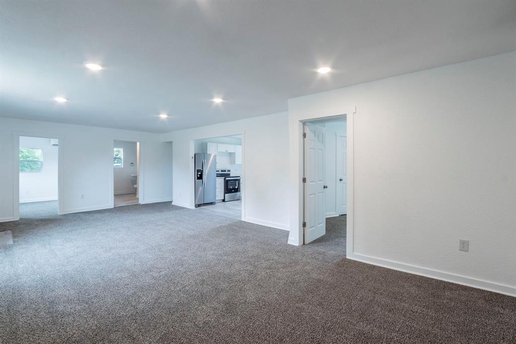 2612 S Oak Trail