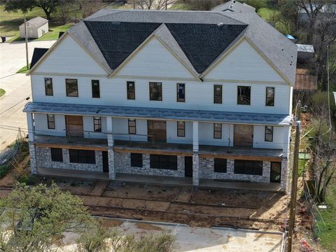 299 301 303 W Oak Street Mansfield TX 76063