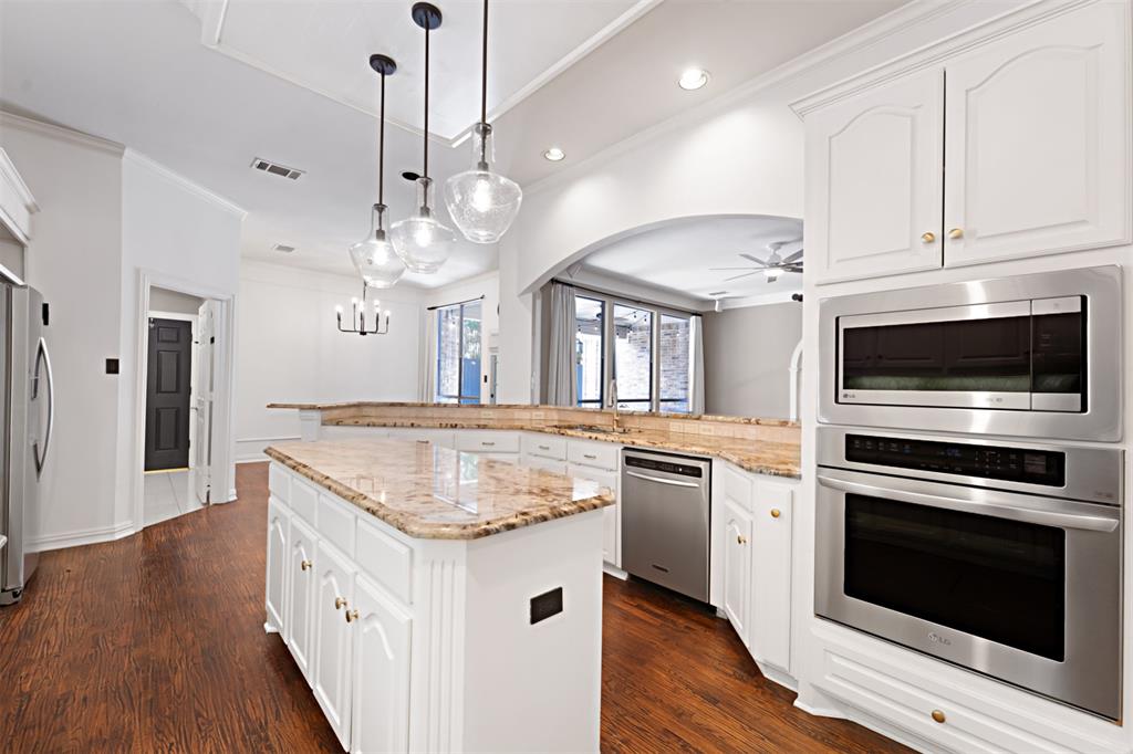 3406 Oakleaf Lane