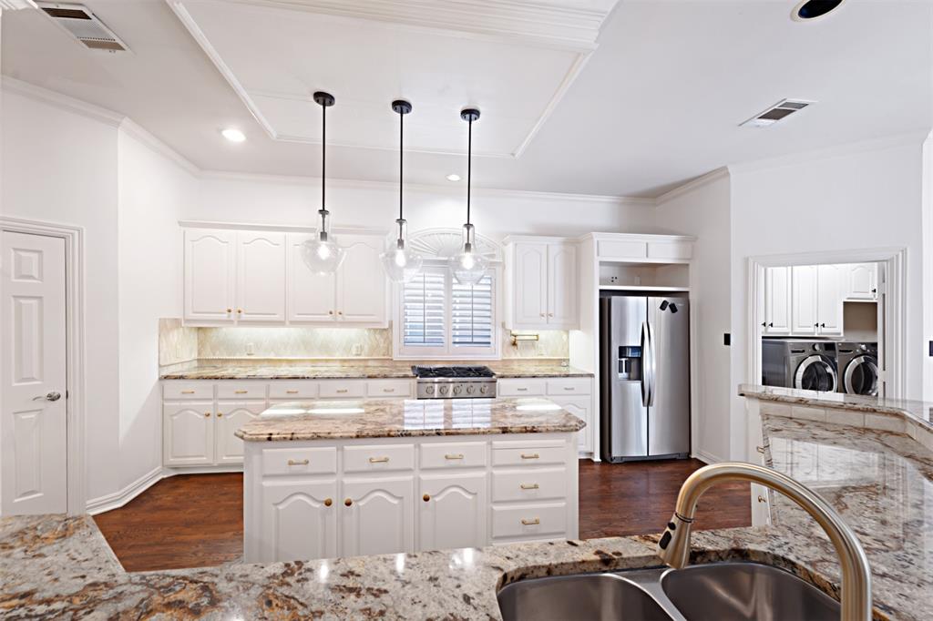 3406 Oakleaf Lane
