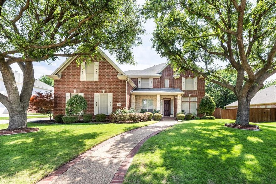 Listen to the bird chirping, sound of running creek, looking at endless trees on your own patio, What a nice dream.  It will come true if you purchase this house.  Great Standard Pacific built 5 bedrooms, 4 full bathrooms, 2 living areas, 2 dinning rooms, game room, media room, and a custom built wet bar, the one and only in the sought after Windy Hill Farm Highland neighborhood, right across from the Pecan Hollow Golf Course.  Crown moldings and wood trims on windows, fire place, 3 inch hardwood floor in formal living, formal dinning, family room, iron stairs spindles with wood trims on stairs, huge kitchen with center island, breakfast bar finished with granite, breakfast area with bay of windows over look the patio, natural forest outside the backyard.  All the bedroom are splitting away from each other with privacy.  Owner hate to leave this house but they have to downsize from this wonderful house to a smaller one.  Please come see it, you will fall in love with this well maintained home.