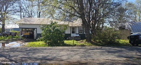 Photo of 1011 Eastside Street, Bossier City, LA 71111 (MLS # 21212151)