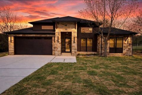 210 Knob Hill Drive Granbury TX 76048