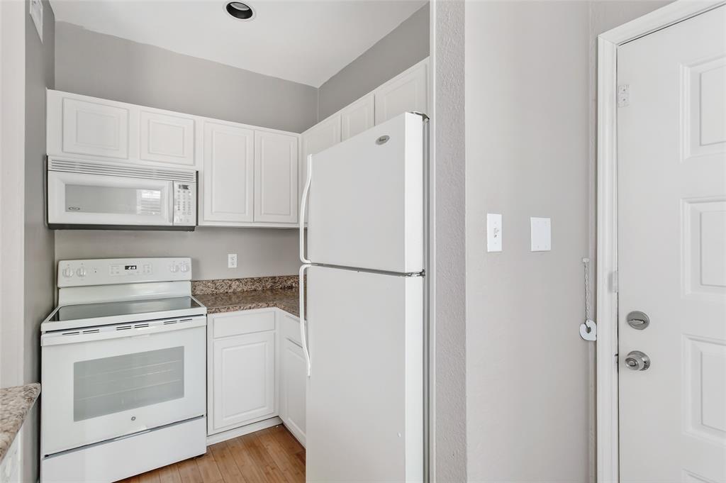 2002 N Fitzhugh Avenue 2