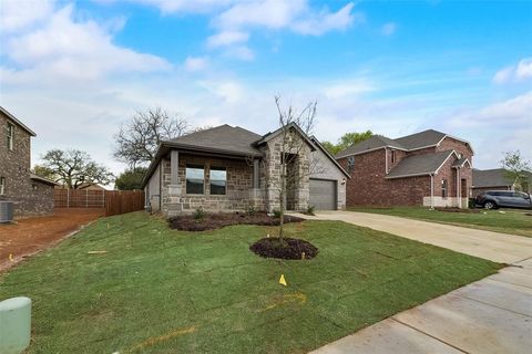 208 Briarwood Lane Lake Dallas TX 75065