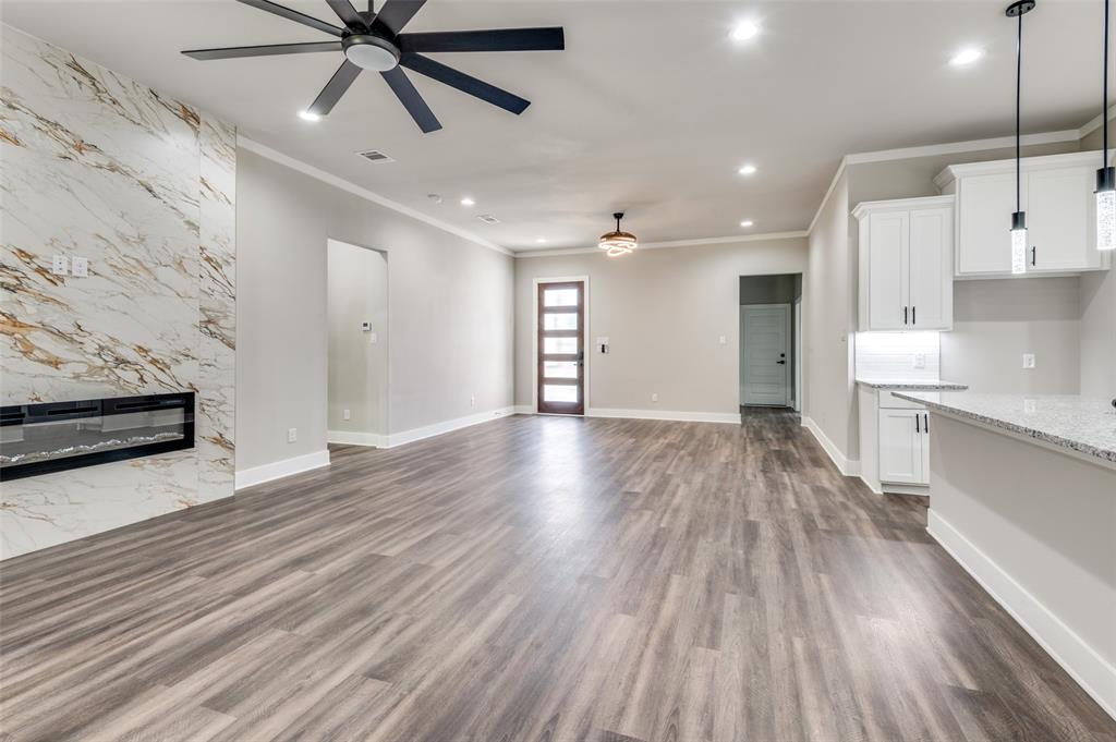 4113 Metropolitan Avenue